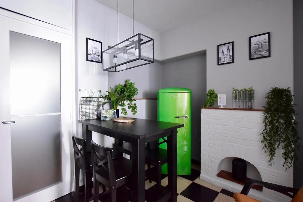 Standard Apartment By Hi5 - Regiposta 13 Budapest